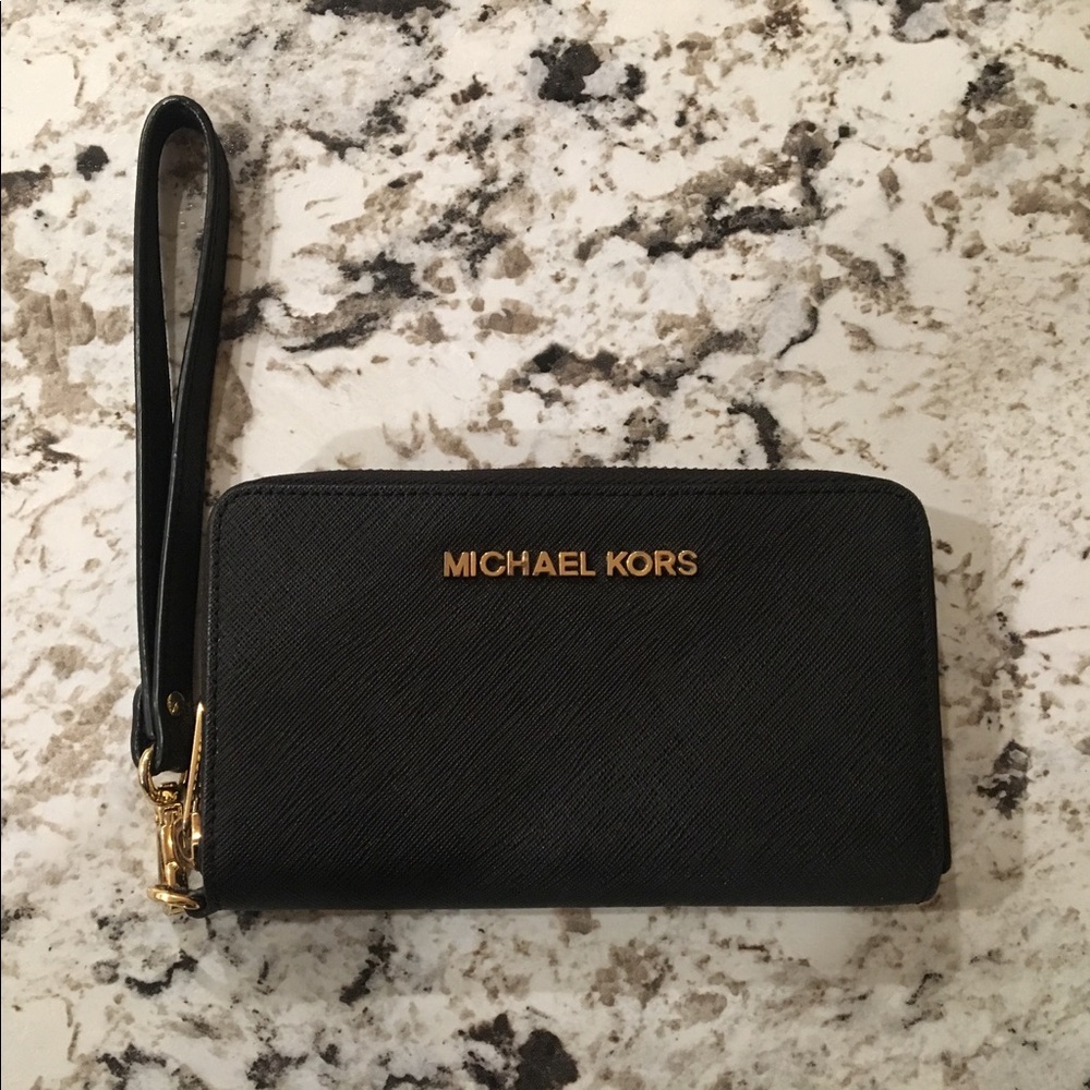 Michael Kors Jet Set Wristlet